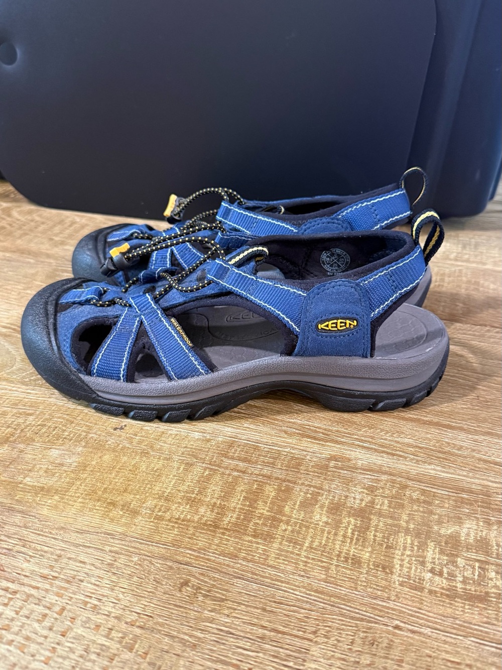Keen | Venice H2 WaterProof Sandals | Size 8